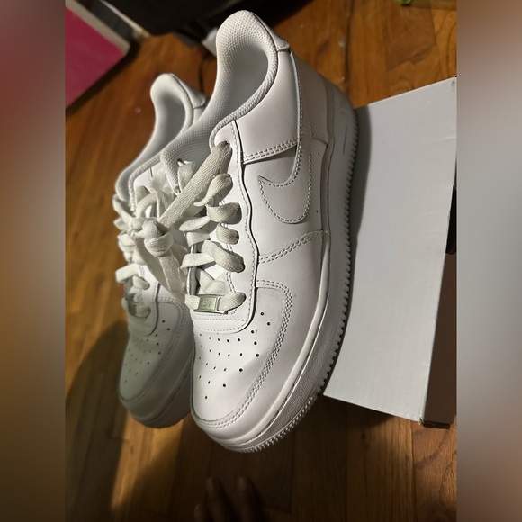 Nike Air Force 1 - Picture 8 of 12